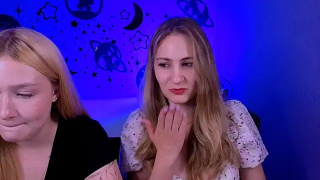 playful_sophie live