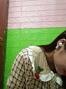 AmyLinee01 live