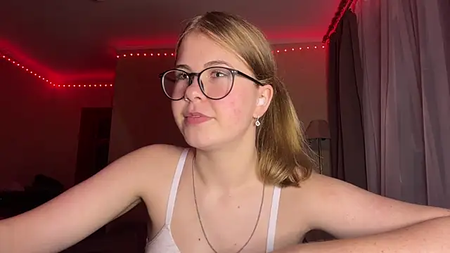 Amy_Maev live