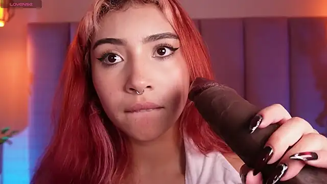Dakota_velvet_ live
