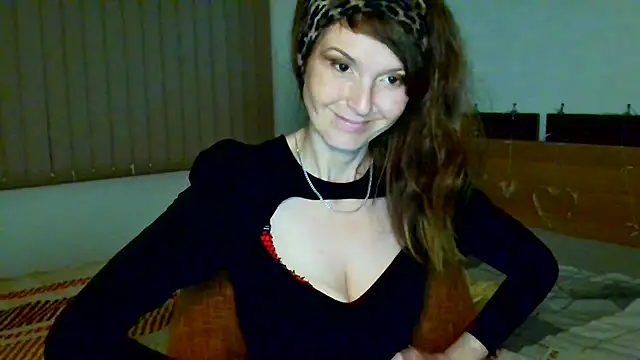 LoveElenika live