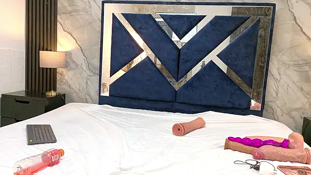KarinaSimonz live