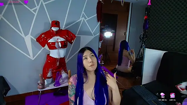 karlamoon23 live