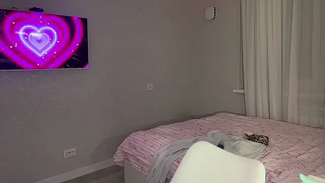 Between_Eeys live