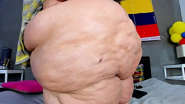 Charlotte_curvy_ live