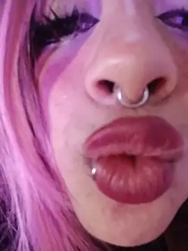 Effy_Kessler live