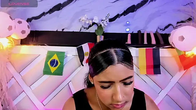Zoe-Johnson_ live