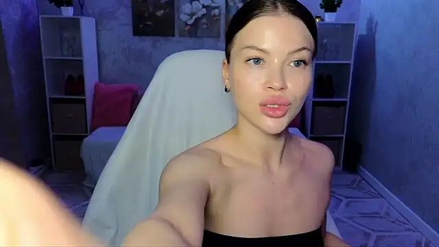 EmmyMills live