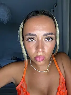 Harrietbronzex live