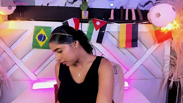 Zoe-Johnson_ live