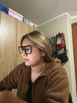 Miabonnett_ live