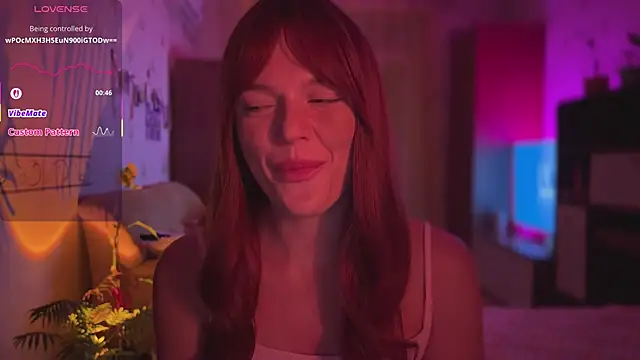 CherryRed_Girl live