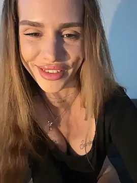 EmiliaCatalina live