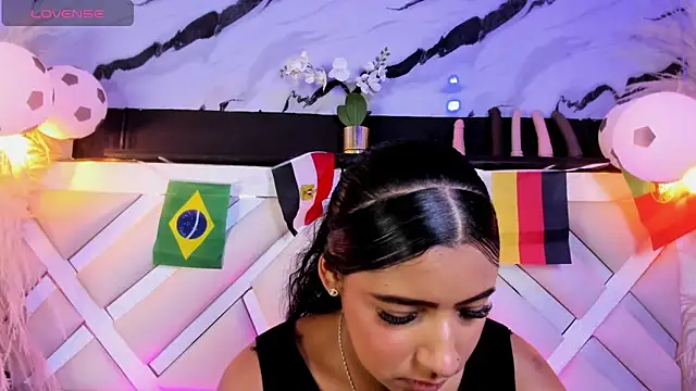 Zoe-Johnson_ live