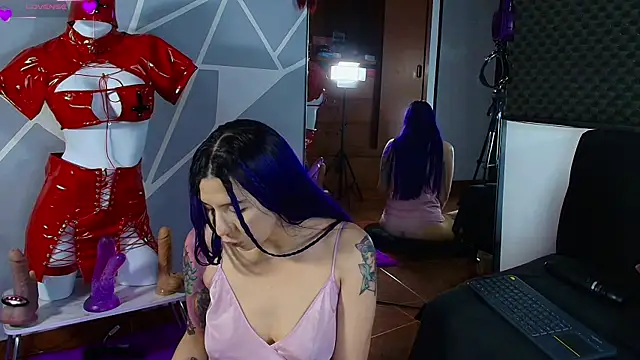 karlamoon23 live