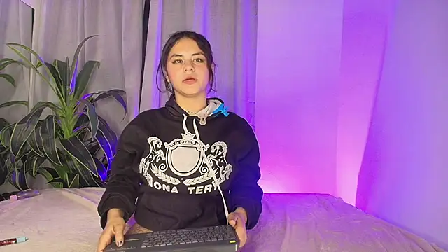 Kim_lowel live