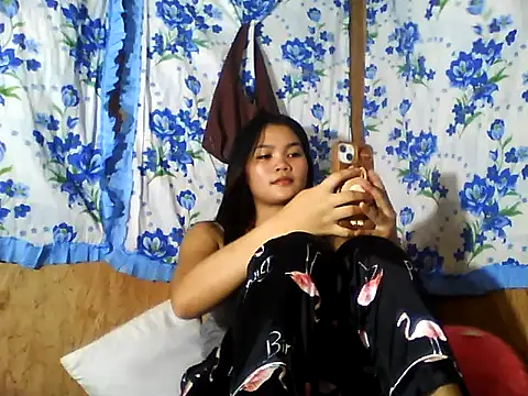 PinaySkinnyJust18 live