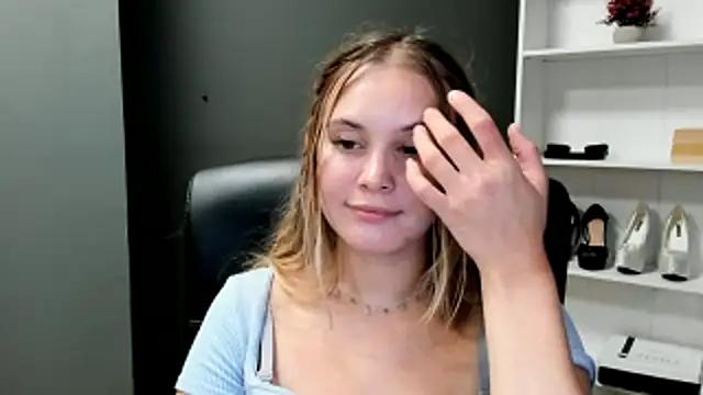 kitty_valeria live