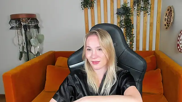 ElaraVoltage live