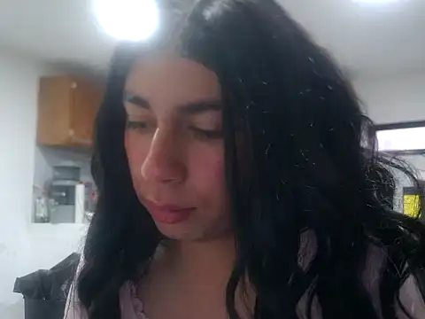 Yasmin_Paez99 profile