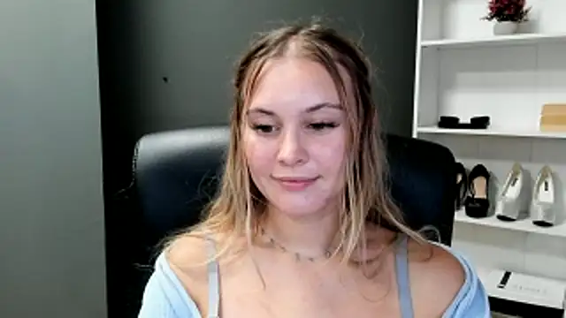 kitty_valeria live