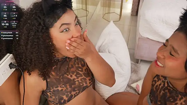 Layla_Banks live