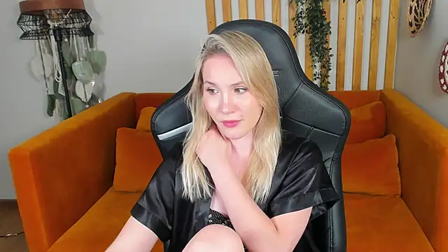 ElaraVoltage live