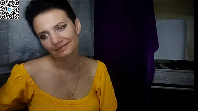 HotMamaQueen234 live