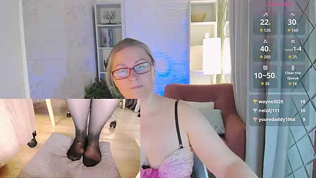 Alexandra_Kind live
