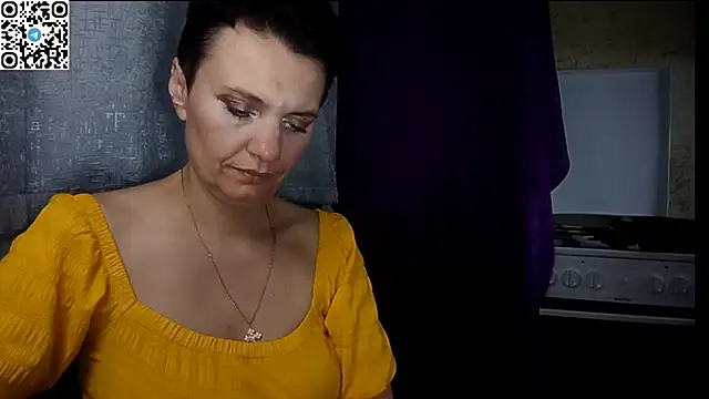 HotMamaQueen234 live