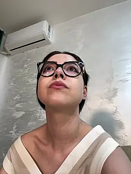 KaylaLewys live