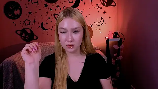 playful_sophie live