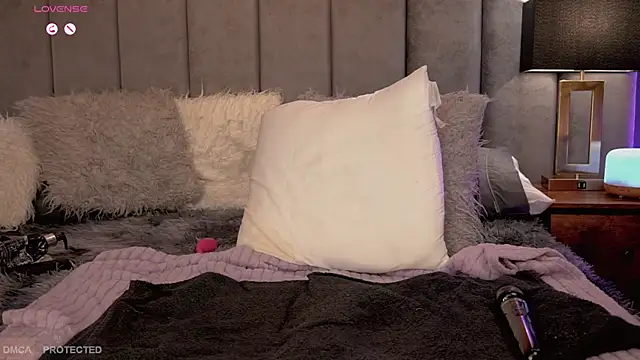 Angelina_Dior live