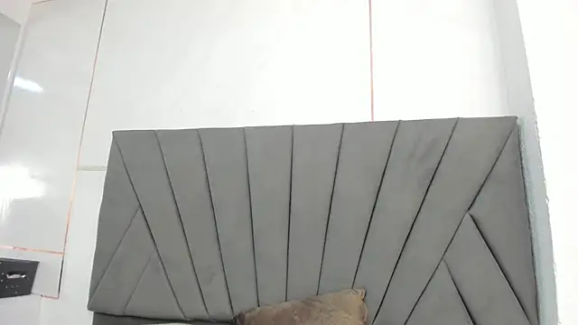 LesliePetit live