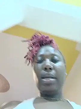 Val_Cee live