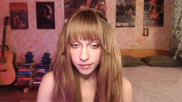 Friendly_Ellie live