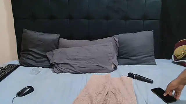 CaramelBootty live