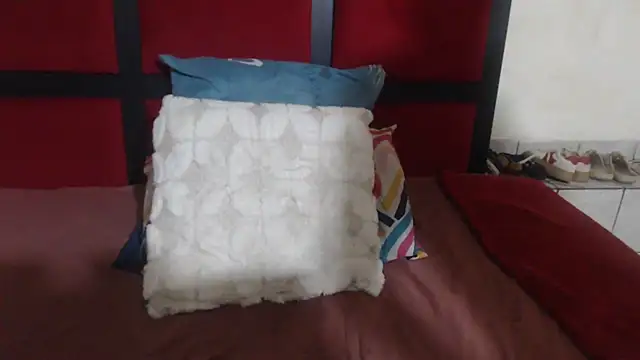 MaximTease24 live