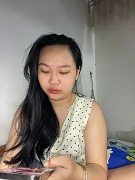 Almira6868 live