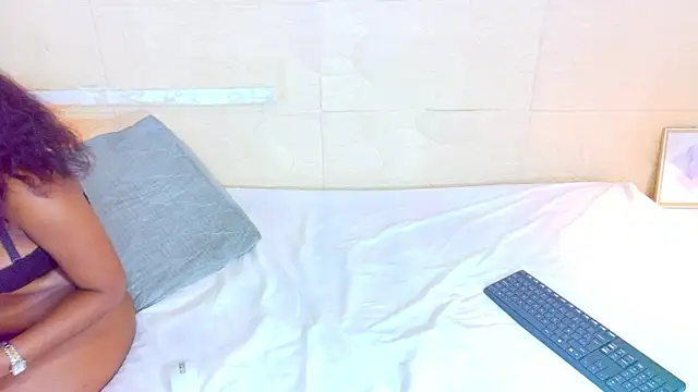 Shamiraa_moore live