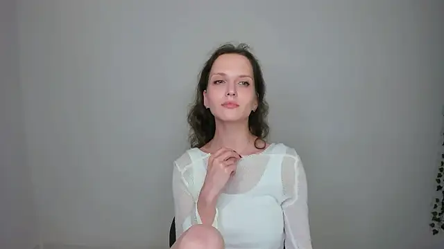 Ariadna_Shy live