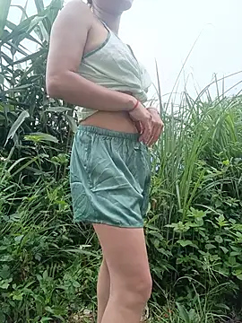 Linda-yiyi live