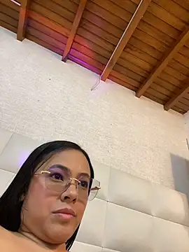 MilaSantanna live
