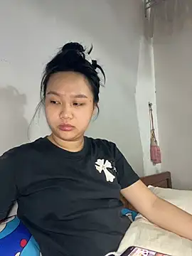 Almira6868 live