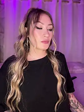 Lally_Valencia__ live