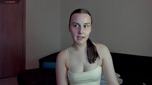 Kelly_Cartier live