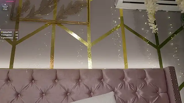 Layla_Banks live