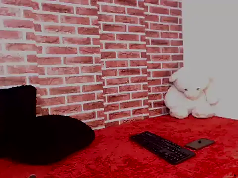 PHLauraLove live