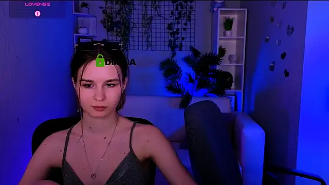 riley_sanders live