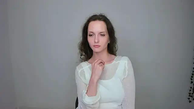 Ariadna_Shy live